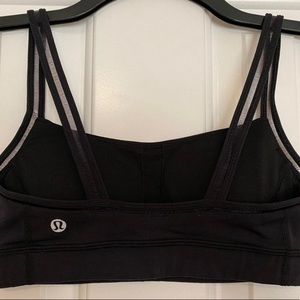 Lululemon black sports bra fits size 0-4